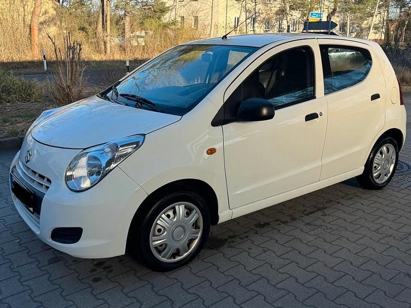 Gebraucht Suzuki Alto 50 PS (36 kW) 2011 Weiß Kleinwagen
