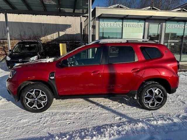 Gebraucht Dacia Duster Celebration 150 PS (110 kW) 2020 Rot SUV