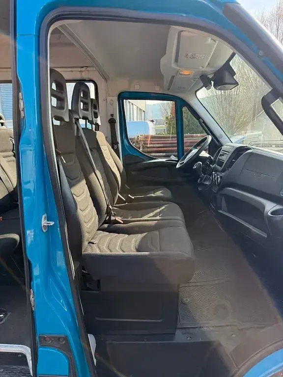 Occasion Iveco Daily 170 ch (125 kW) 2016 Bleue Monospace