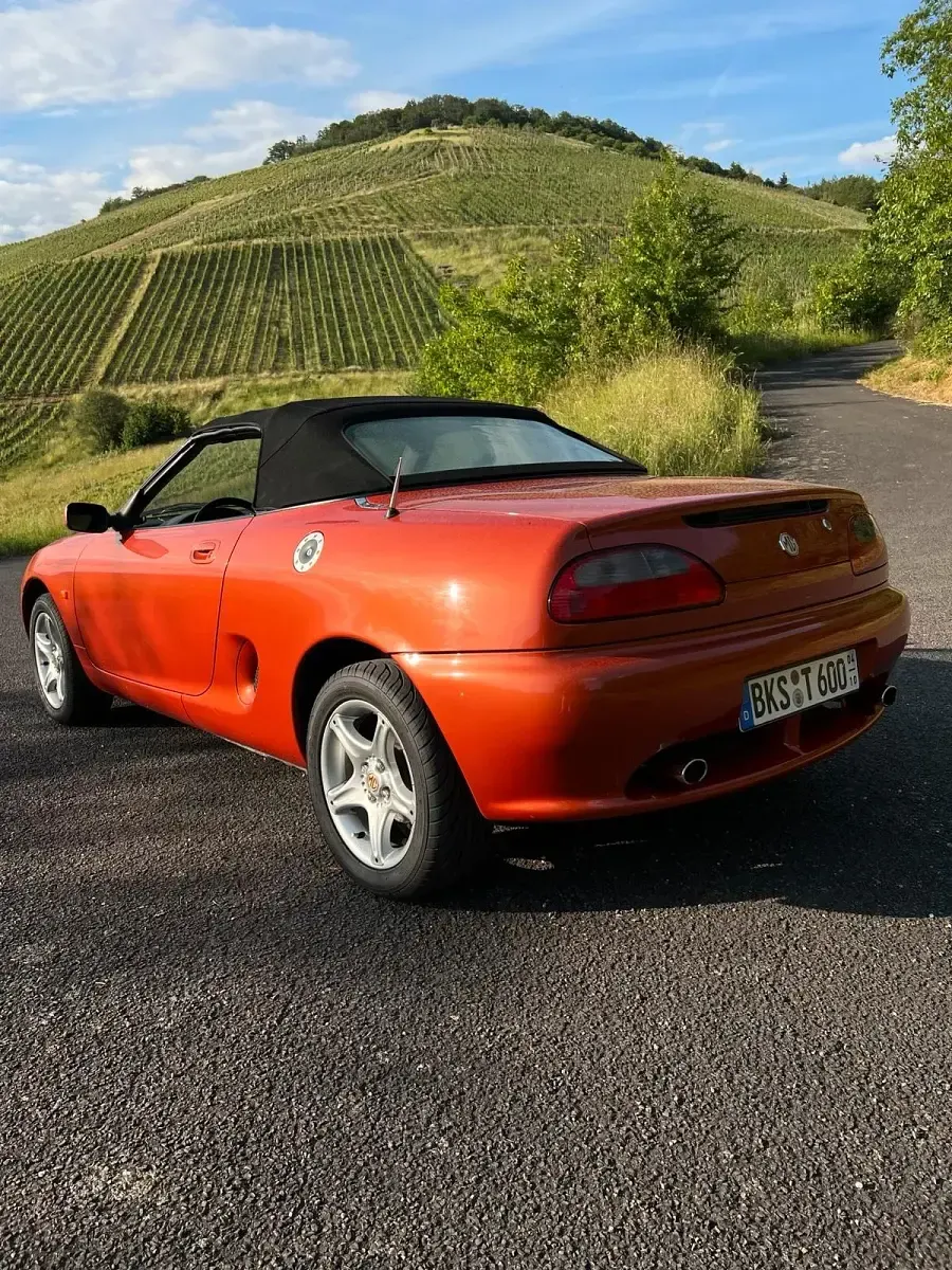 Gebraucht MG F 145 PS (106 kW) 1996 Orange Cabrio
