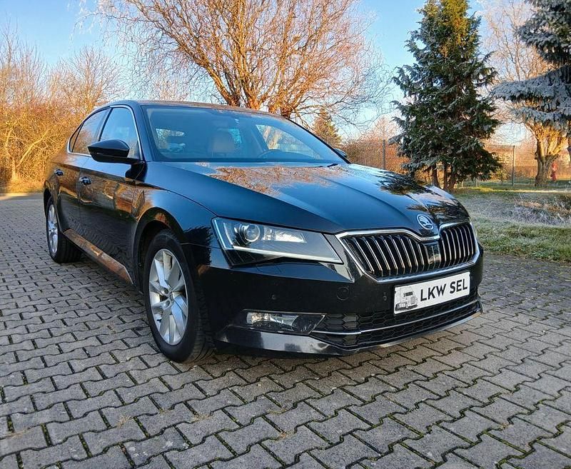 Schwarz Gebraucht 2017 Skoda Superb Style Limousine | 12.500 € (Guter Preis) - Bild 1/4