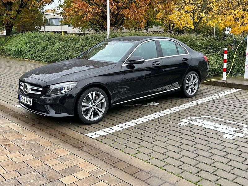 Schwarz Gebraucht 2020 Mercedes C300e Limousine | 19.650 € (Fairer Preis) - Bild 1/4