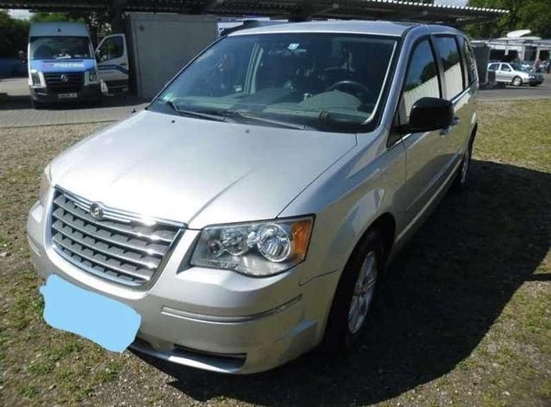 Silber Gebraucht 2009 Chrysler Grand Voyager Van / Kleinbus | 6.395 € (Fairer Preis) - Bild 1/4