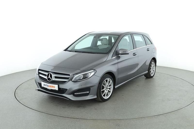 Grau Gebraucht 2017 Mercedes B200 Urban Van / Kleinbus | 15.980 € (Etwas zu teuer) - Bild 1/3