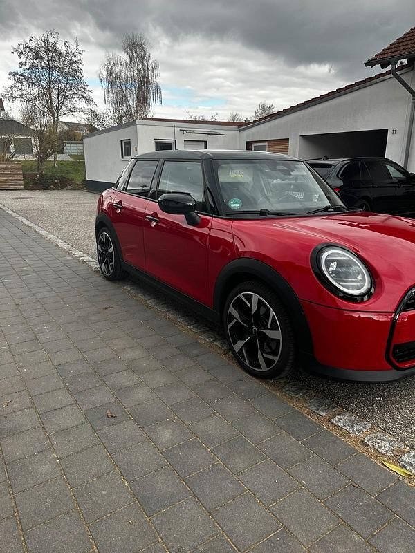 Usado Mini Cooper 156 HP (114 kW) 2024 Vermelho Citadino