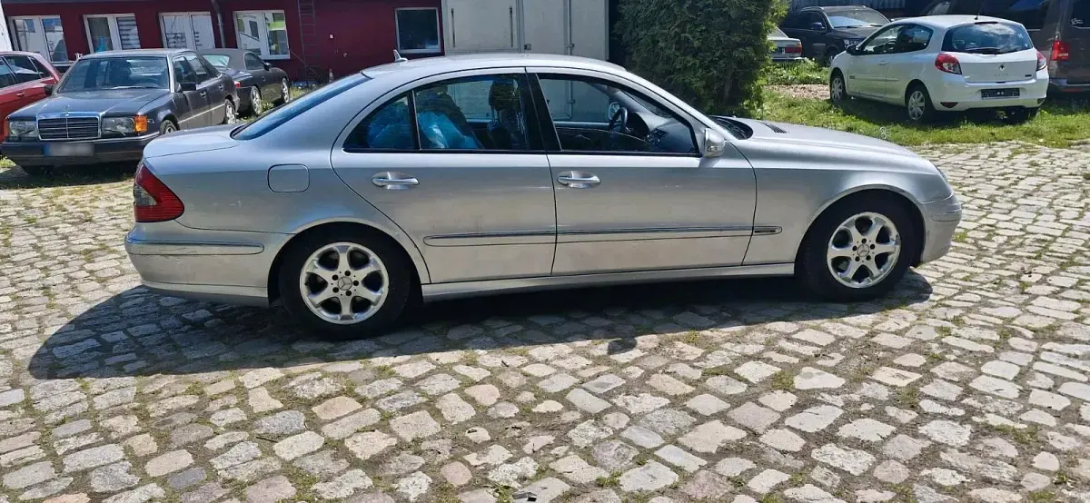 Używany Mercedes E280 190 KM (139 kW) 2008 Sedan/Limuzyna