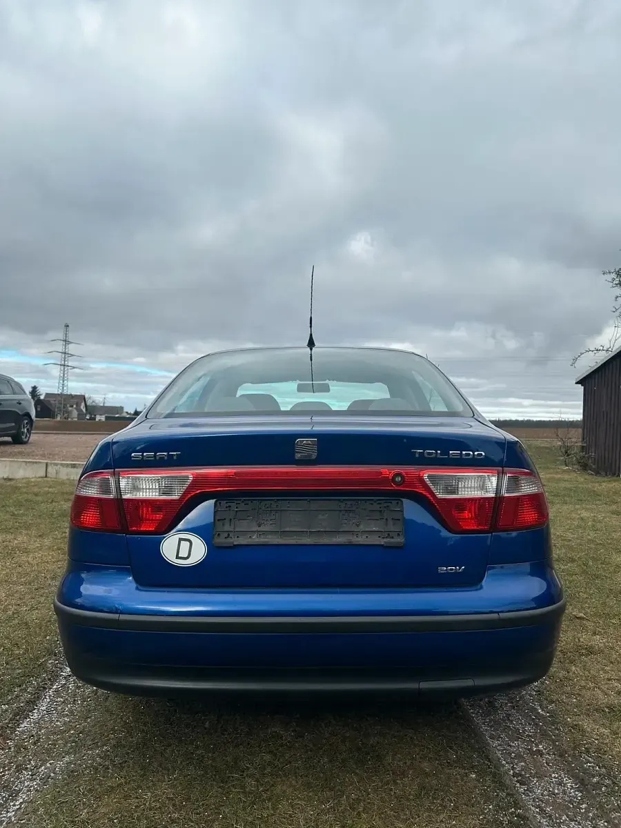Gebraucht Seat Toledo 125 PS (91 kW) 1999 Blau Limousine