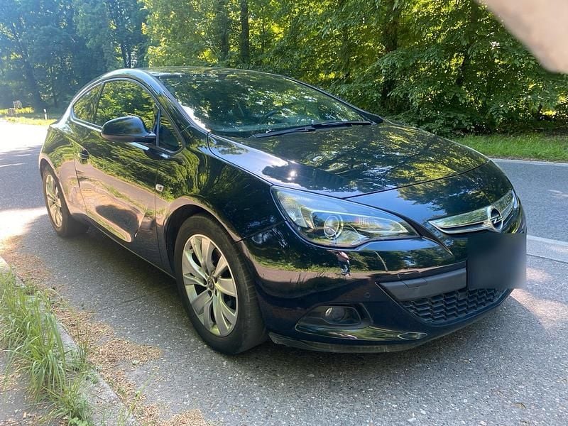Gebraucht Opel Astra GTC 140 PS (102 kW) 2012 Schwarz Coupé