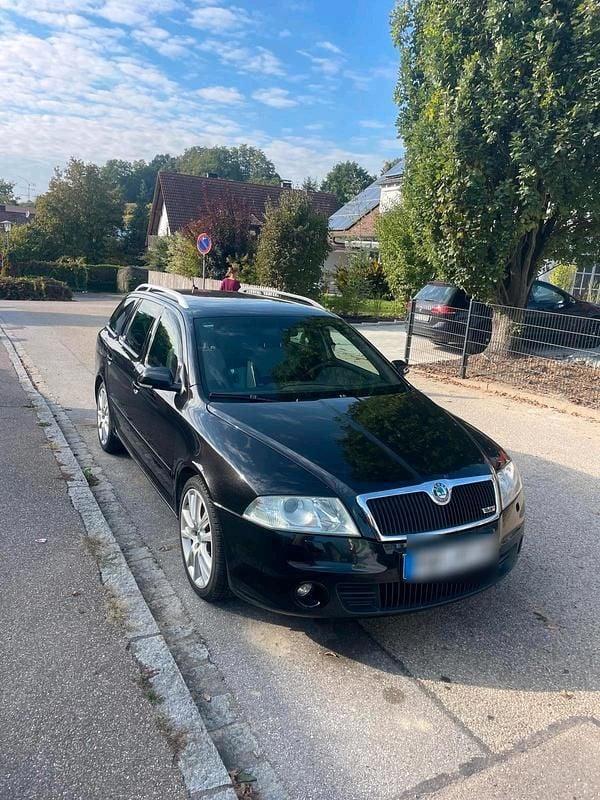 Schwarz Gebraucht 2009 Skoda Octavia RS Kombi | 4.300 € (Teuer) - Bild 1/4