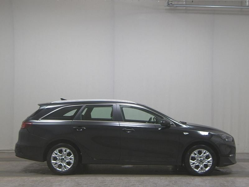 Schwarz Gebraucht 2023 Kia Ceed Vision Kleinwagen | 18.980 € (Guter Preis) - Bild 1/4