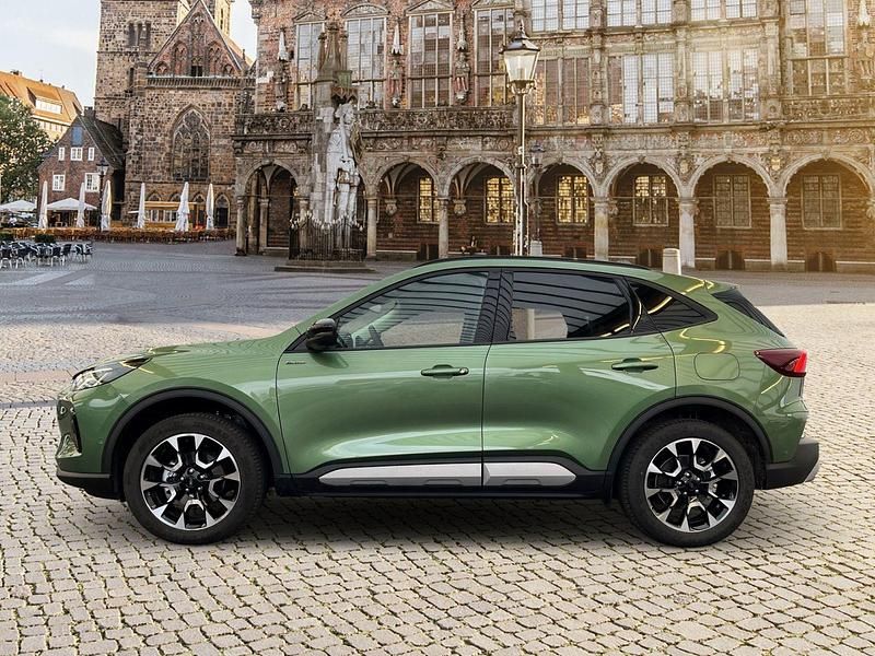 Gebraucht Ford Kuga Active X 182 PS (133 kW) 2024 Bursting green metallic (gruen) SUV