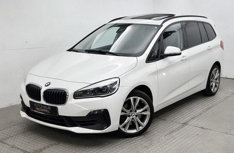 Weiß Gebraucht 2019 BMW 220 Gran Tourer Sport Line Van / Kleinbus | 20.800 € (Fairer Preis) - Bild 1/4