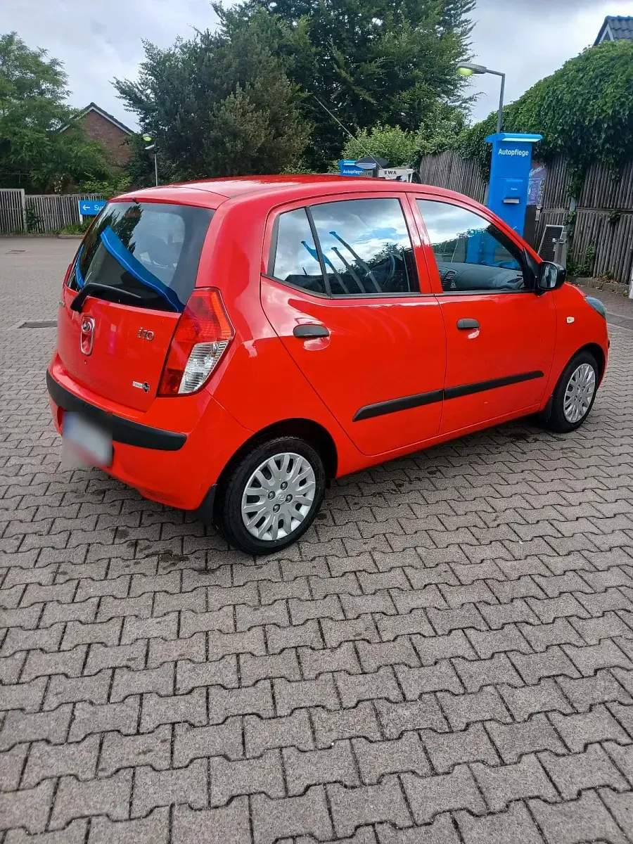 Gebraucht Hyundai i10 69 PS (50 kW) 2011 Rot Kleinwagen