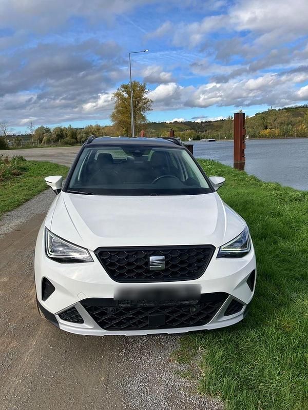 Weiß Gebraucht 2022 Seat Arona Beats SUV | 17.600 € (Fairer Preis) - Bild 1/4