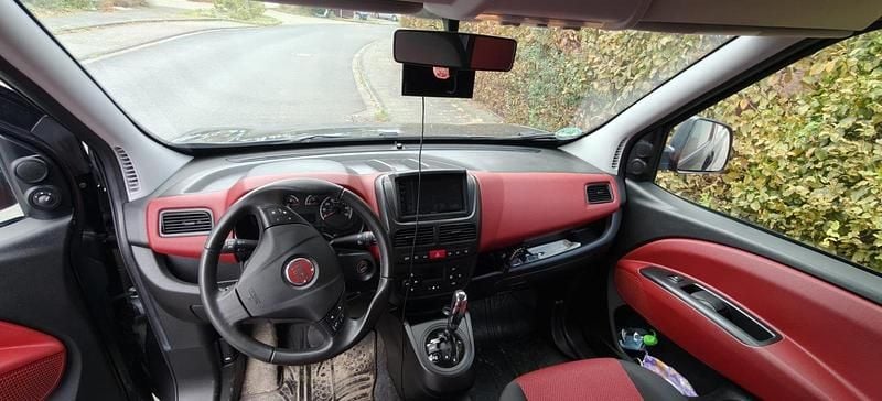 Schwarz Gebraucht 2014 Fiat Doblò Van / Kleinbus | 6.500 € (Fairer Preis) - Bild 1/4