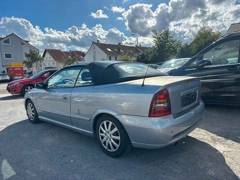 Gebraucht Opel Astra Cabriolet 125 PS (91 kW) 2002 Silber Cabrio