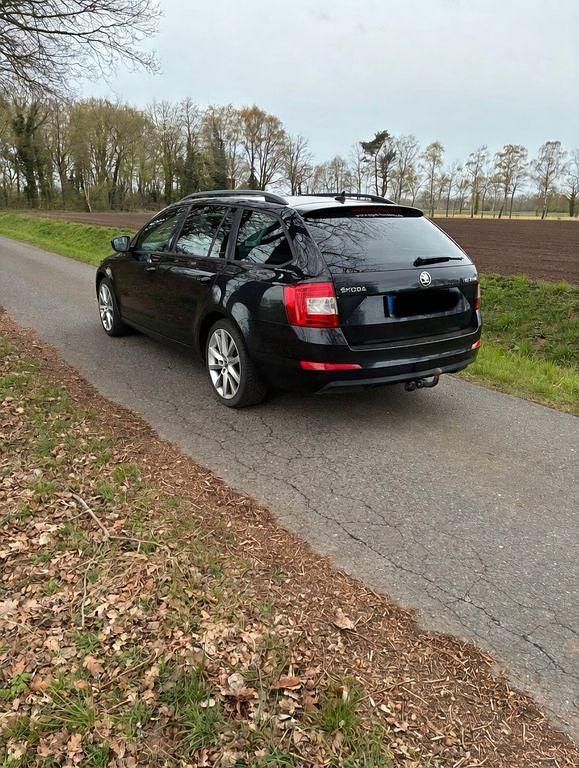 Gebraucht Skoda Octavia 150 PS (110 kW) 2016 Schwarz Kleinwagen