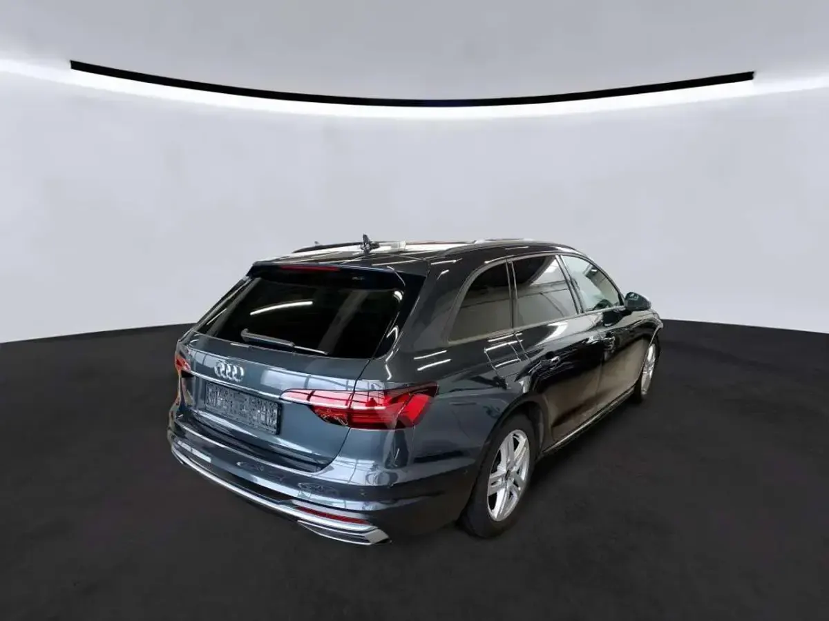 Gebraucht Audi A4 Advanced 204 PS (150 kW) 2024 Manhattangrau metallic Kombi