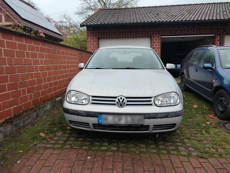 Silber Gebraucht 1998 VW Golf IV Kleinwagen | 650 € (Superpreis) - Bild 1/4