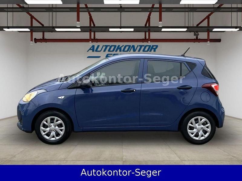 Gebraucht Hyundai i10 Classic 67 PS (49 kW) 2017 Blau Kleinwagen
