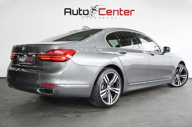 Gebraucht BMW 750 Performance 449 PS (330 kW) 2016 Grau Limousine