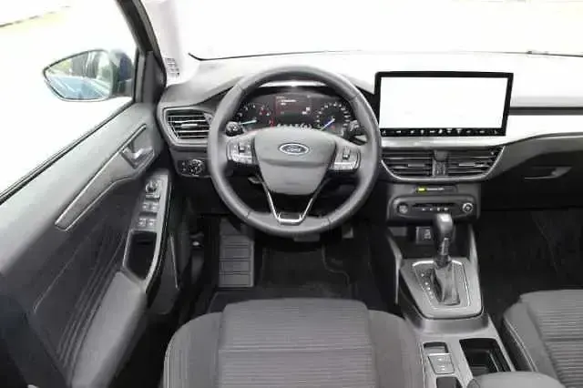 Gebraucht Ford Focus Titanium 125 PS (91 kW) 2023 Chromablaumetallic (metallic) Kombi