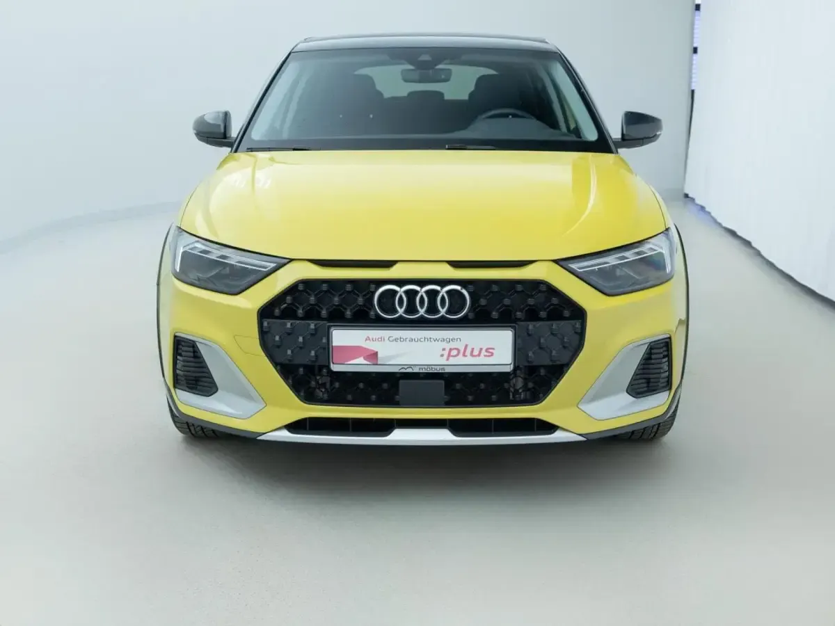 Gebraucht Audi A1 Ambiente 110 PS (80 kW) 2022 Gelb SUV