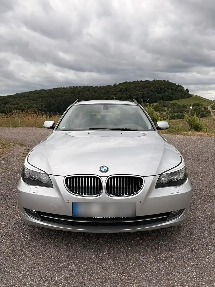 Gebraucht BMW 523 190 PS (139 kW) 2007 Grau Kombi