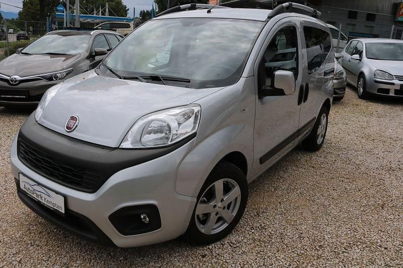 Grau Gebraucht 2017 Fiat Qubo Lounge Van / Kleinbus | 8.990 € (Guter Preis) - Bild 1/4