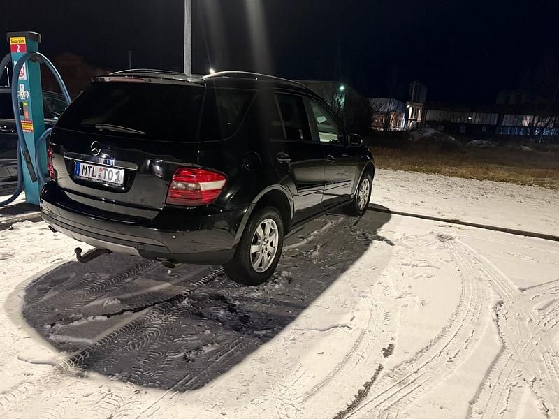 Gebraucht Mercedes ML280 190 PS (139 kW) 2006 Schwarz SUV