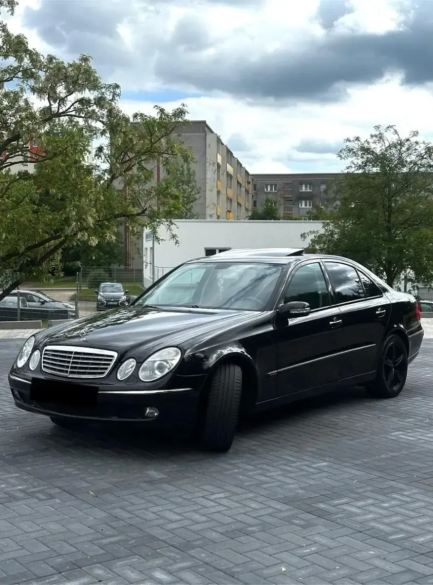 Gebraucht Mercedes E220 170 PS (125 kW) 2006 Schwarz Limousine