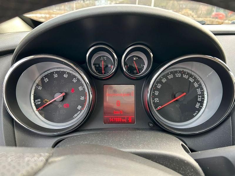 Gebraucht Opel Astra GTC 140 PS (102 kW) 2012 Rot Limousine