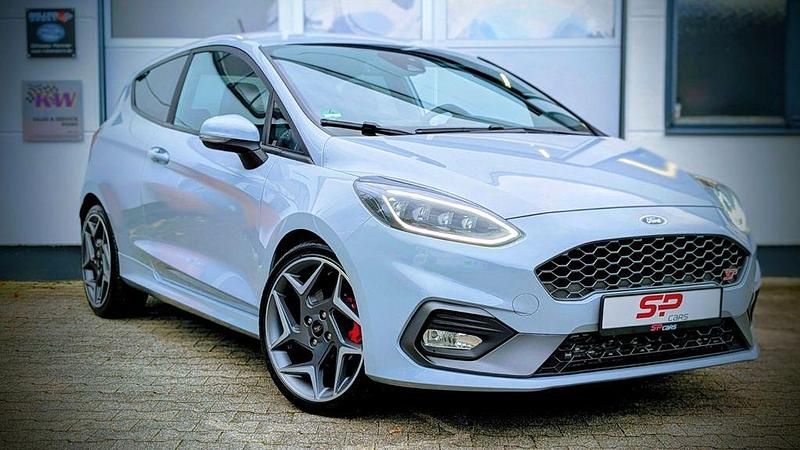Grau Gebraucht 2019 Ford Fiesta Performance Edition Kleinwagen | 17.490 € (Fairer Preis) - Bild 1/4