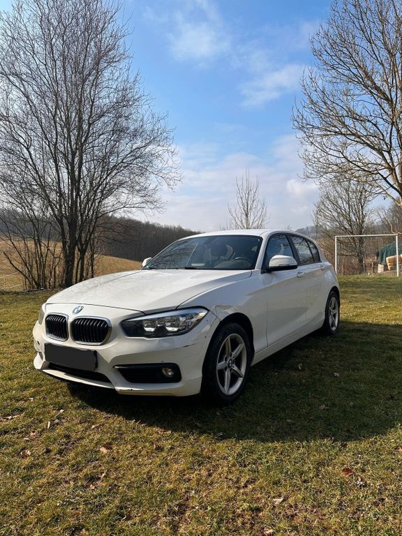Weiß Gebraucht 2016 BMW 116 Advantage Kleinwagen | 9.000 € (Guter Preis) - Bild 1/4