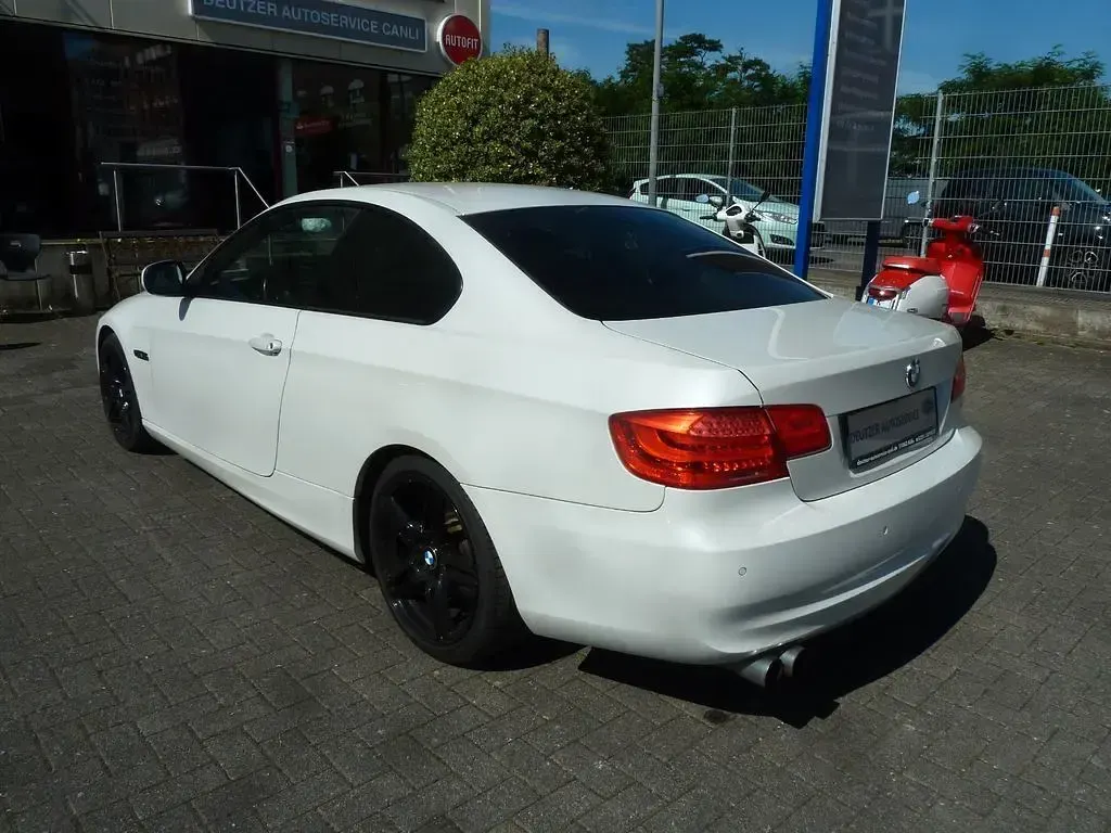 Gebraucht BMW 318 Performance 143 PS (105 kW) 2012 Weiß Coupé
