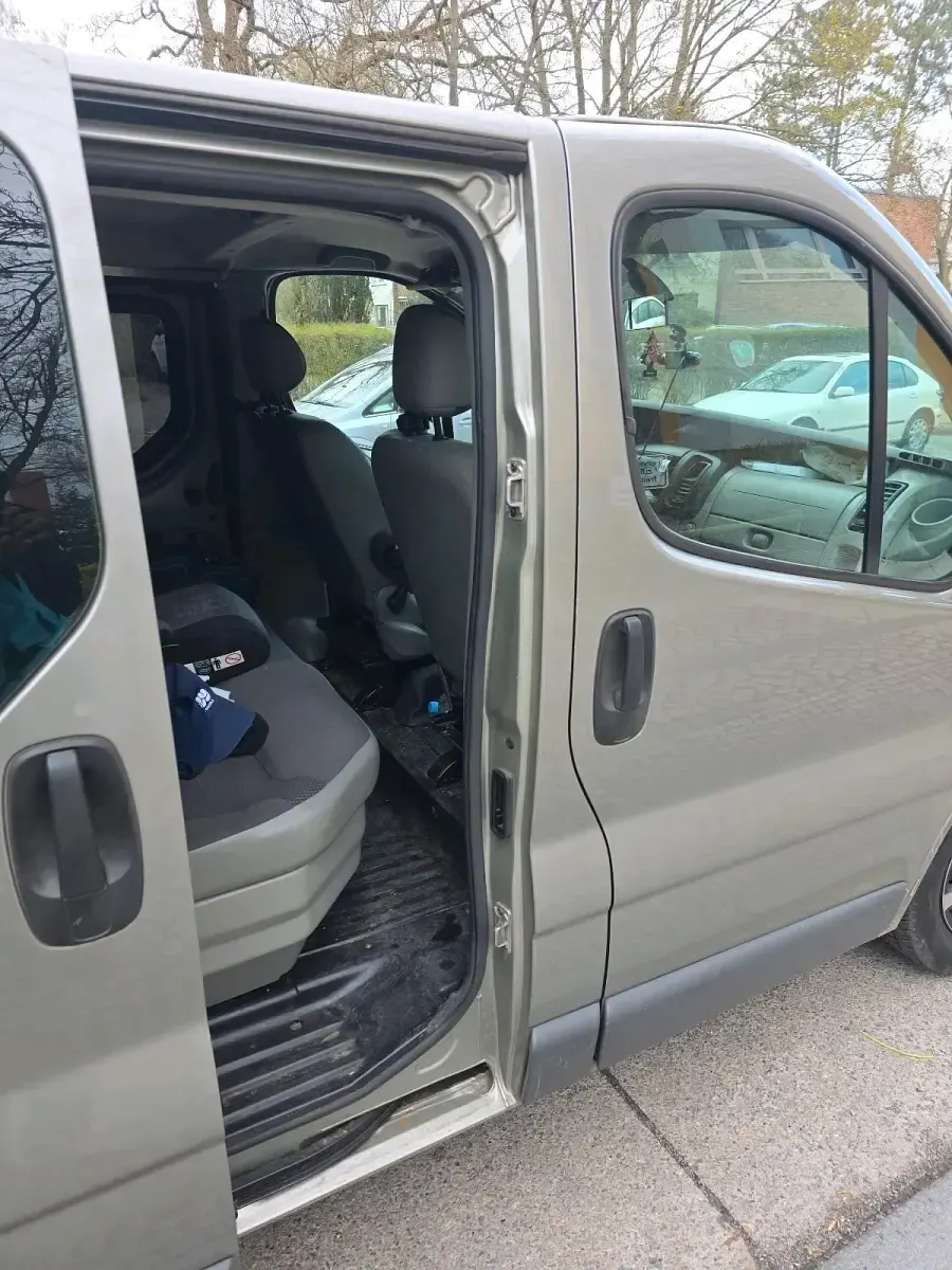 Brugt Opel Vivaro 115 HK (84 kW) 2008 Brun MPV