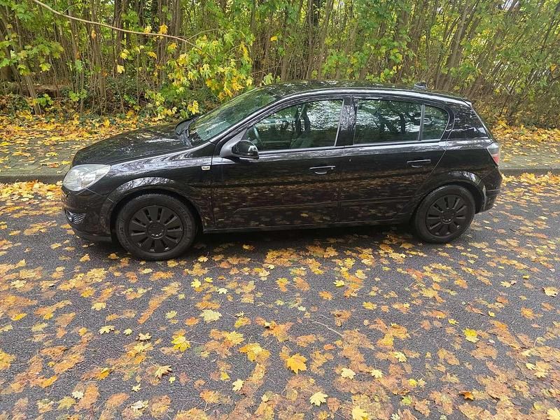 Gebraucht Opel Astra 90 PS (66 kW) 2007 Schwarz Kleinwagen