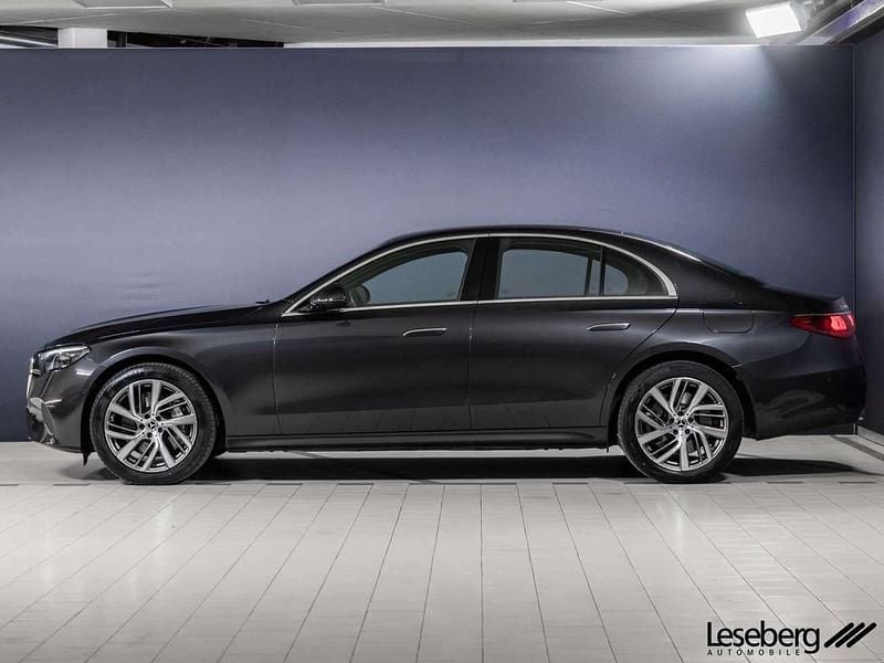 Używany Mercedes E300 313 KM (230 kW) 2024 Szary Sedan/Limuzyna