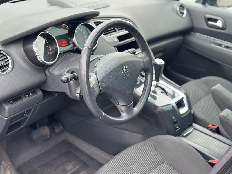 Gebraucht Peugeot 5008 Active 156 PS (114 kW) 2012 Grau Van / Kleinbus