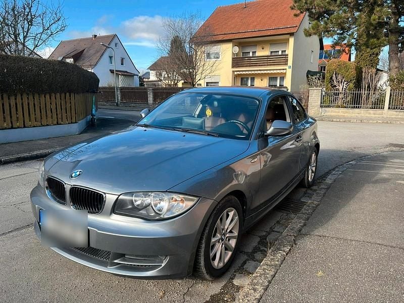 Grau Gebraucht 2010 BMW 120 Coupé Coupé | 6.999 € (Fairer Preis) - Bild 1/4