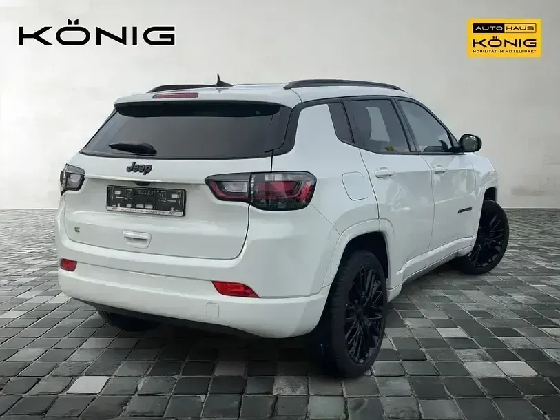 Usado Jeep Compass Altitude 131 HP (96 kW) 2024 Branco SUV