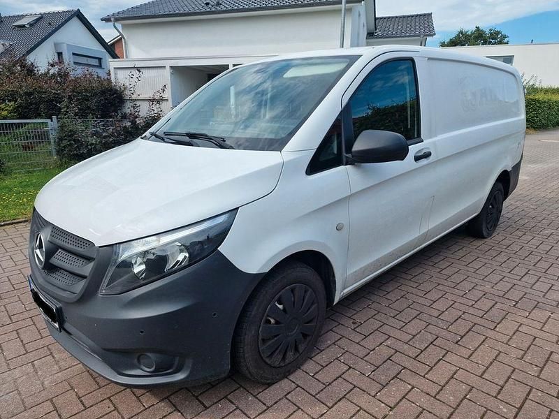 Weiß Gebraucht 2018 Mercedes Vito Van / Kleinbus | 8.490 € (Superpreis) - Bild 1/4