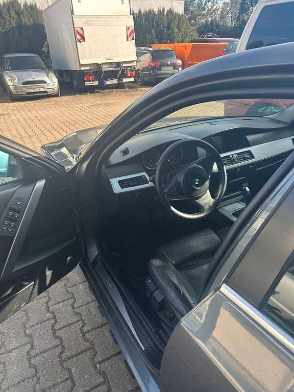 Gebraucht BMW 525 177 PS (130 kW) 2005 Grau Limousine