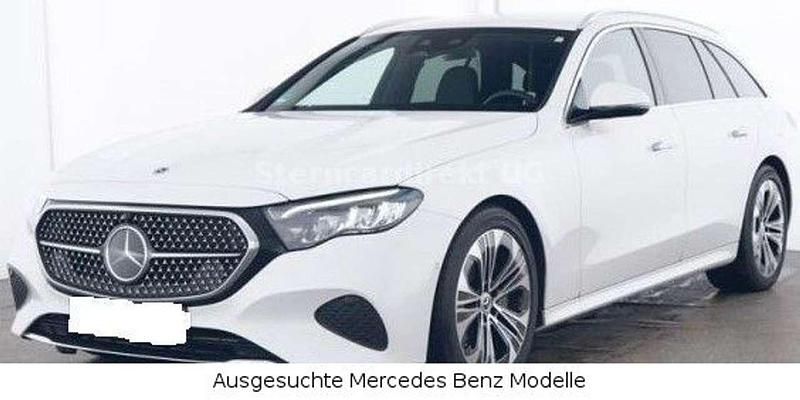 Weiß Gebraucht 2024 Mercedes E300 Avantgarde Kombi | 54.890 € (Teuer) - Bild 1/4