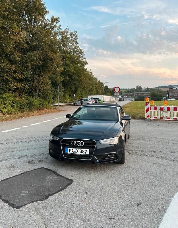 Blau Gebraucht 2013 Audi A5 Cabriolet Cabrio | 13.699 € (Guter Preis) - Bild 1/4