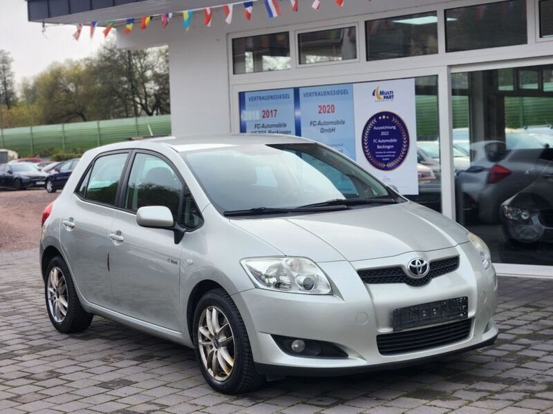 Silber Gebraucht 2008 Toyota Auris Sol Limousine | 2.590 € - Bild 1/4