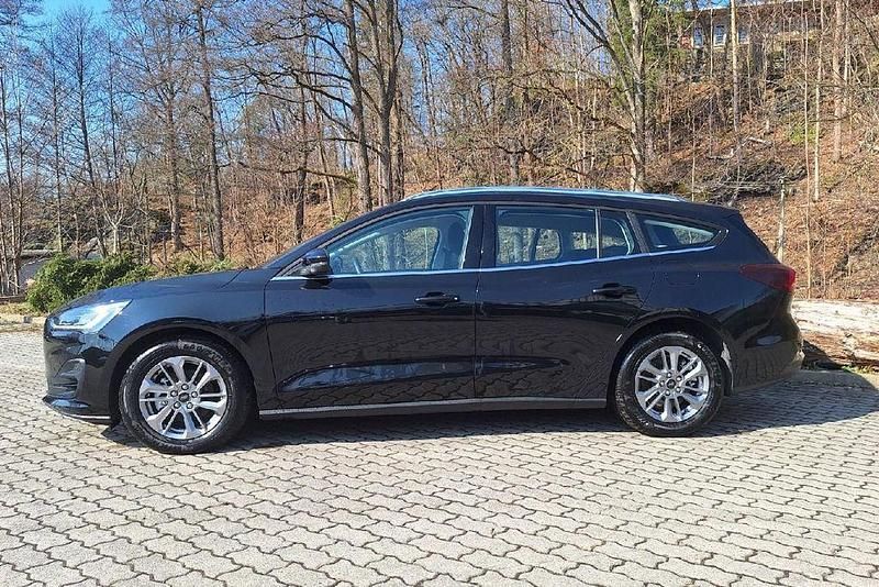 Gebraucht Ford Focus Titanium 125 PS (91 kW) 2024 Schwarz Limousine
