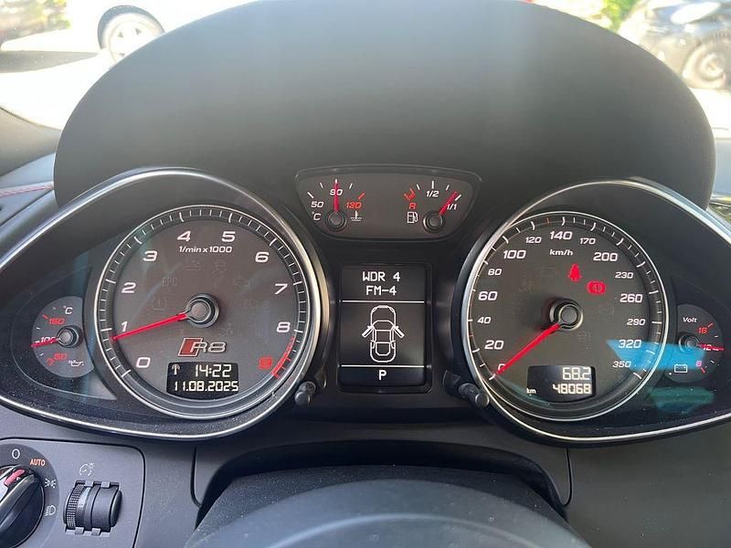 Schwarz Gebraucht 2015 Audi R8 Spyder Ambiente Cabrio | 83.999 € (Etwas zu teuer) - Bild 1/4