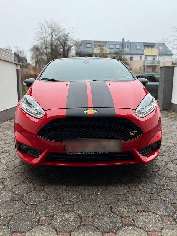 Gebraucht Ford Fiesta ST 182 PS (133 kW) 2016 Rot Kleinwagen