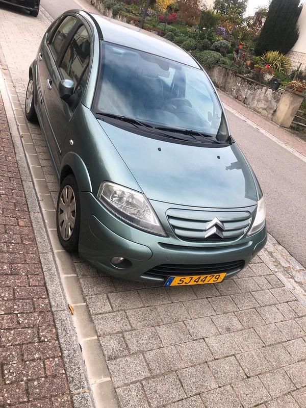 Grün Gebraucht 2006 Citroën C3 Kleinwagen | 1.500 € - Bild 1/4
